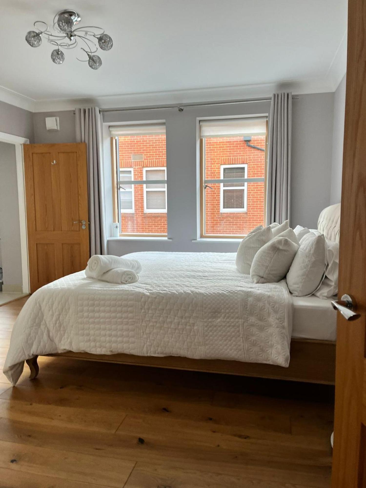 Royal Windsor Super King Ensuite - Free Parking Kültér fotó